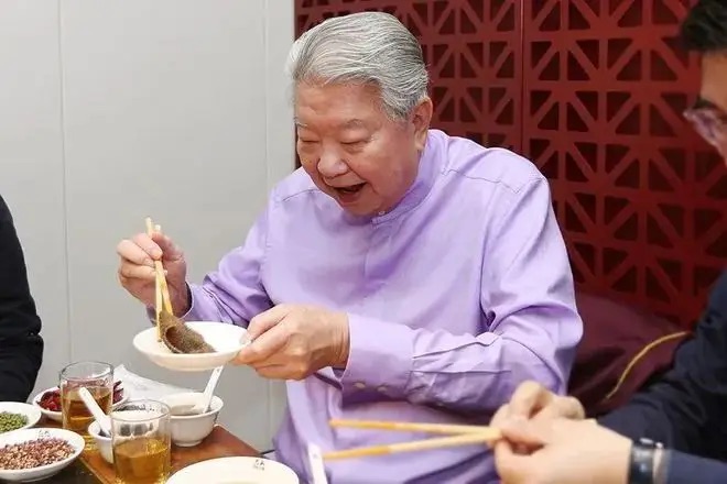 Some ask, ‘What is the meaning of life?’ Chua answers ‘To eat and drink’