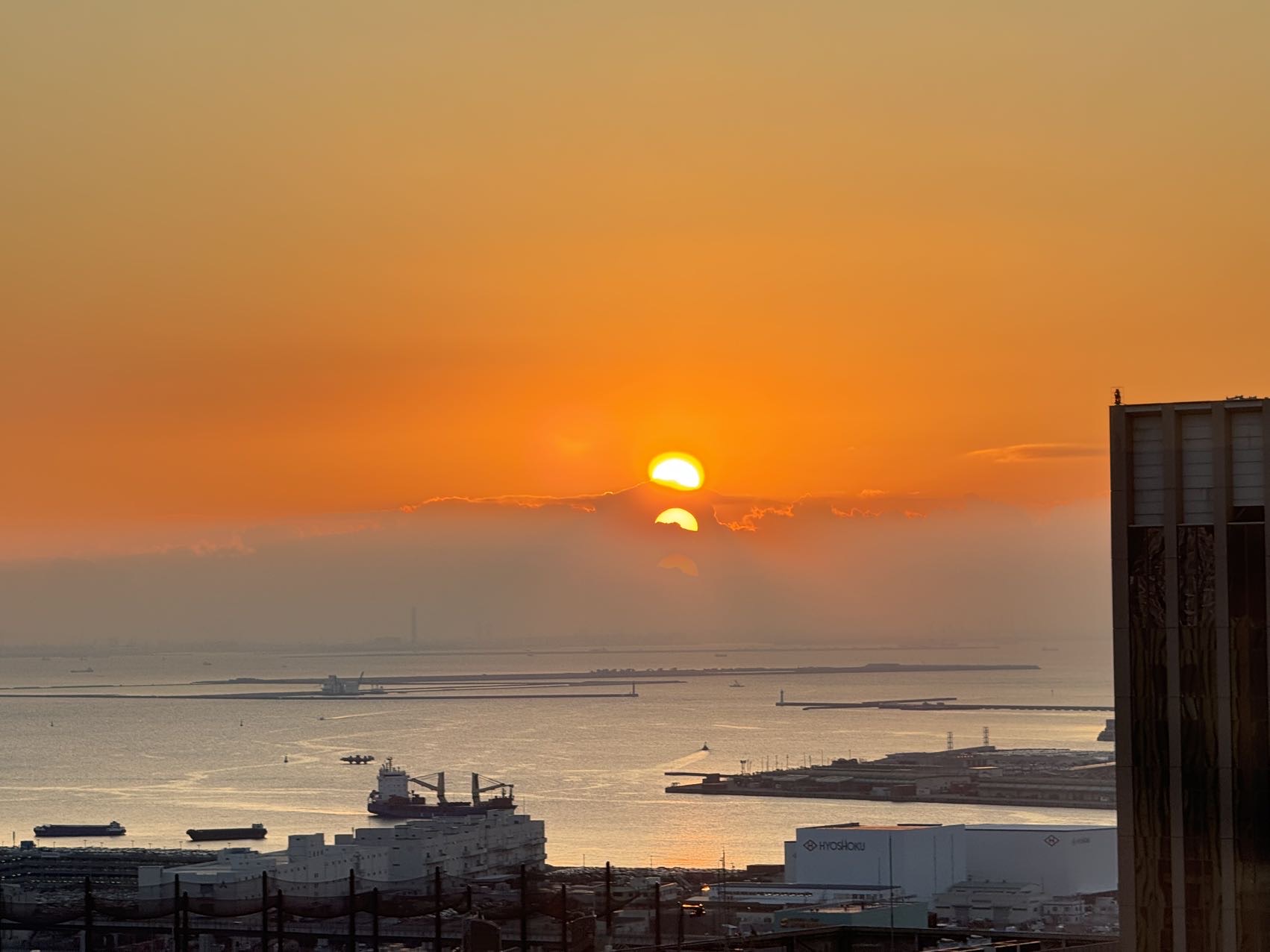 The sunrise view from the hotel of the sea is awesome. Yet I slept all the way til noon&hellip; courtsey to my dad for taking the pic.